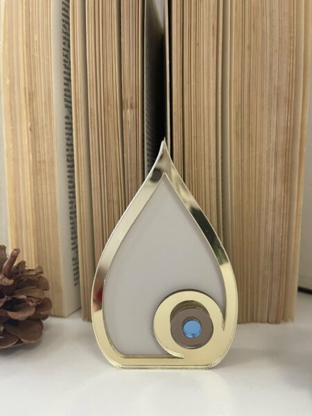 Ξύλινο δάκρυ με πλέξιγκλάς